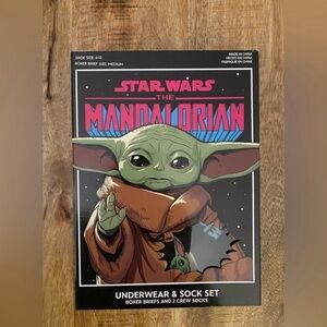 Star Wars Mandalorian Boxer Briefs and Socks Set large and medium NEW in box NWT